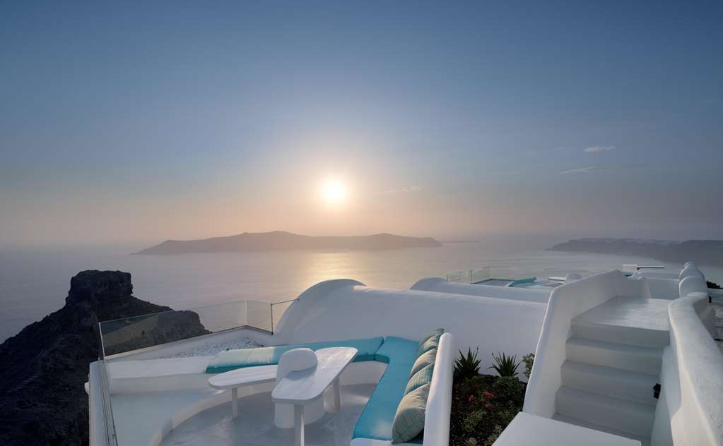 tholos resort