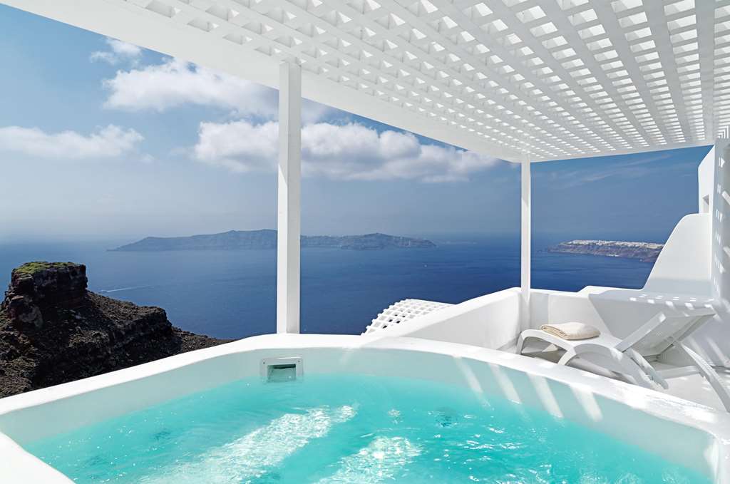 tholos resort