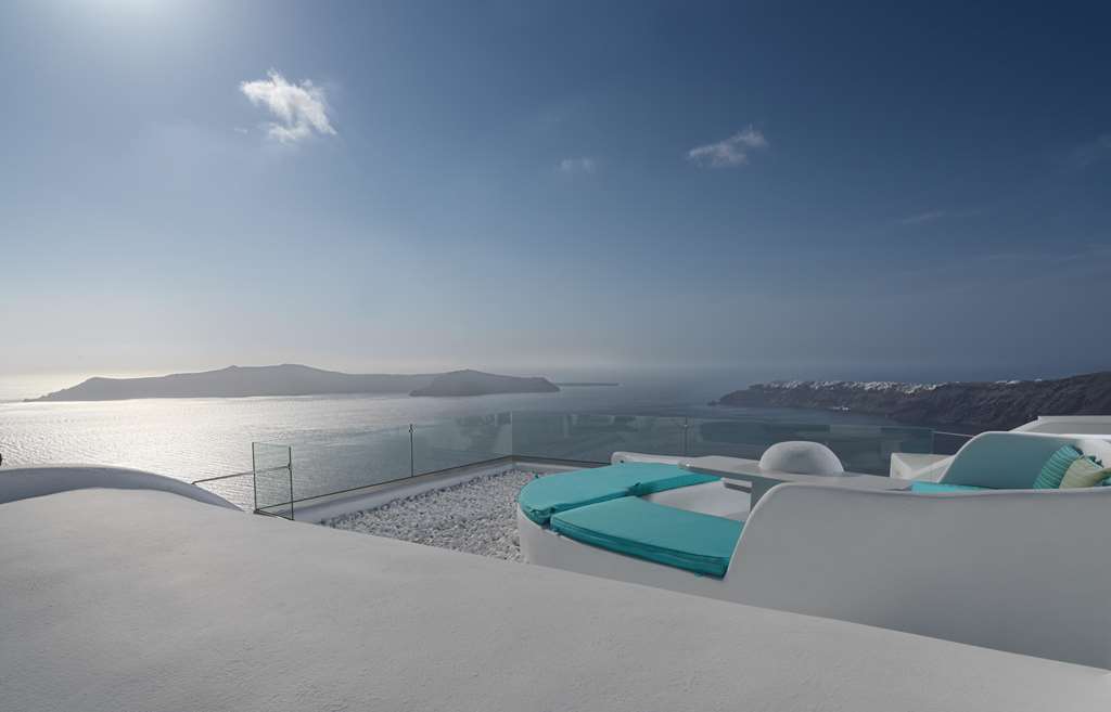 tholos resort