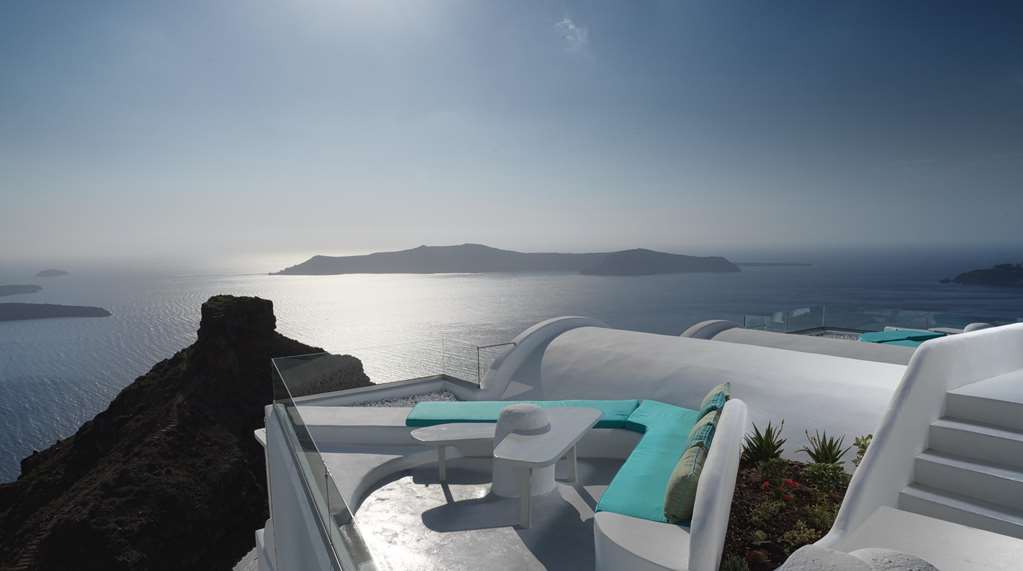 tholos resort
