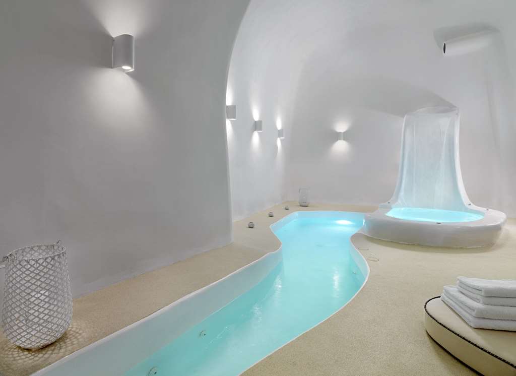 tholos resort