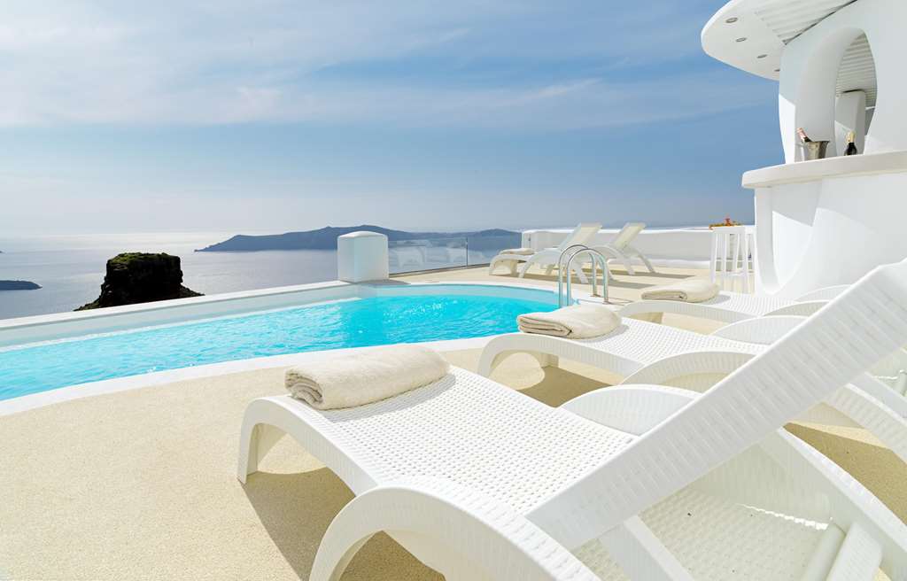 tholos resort