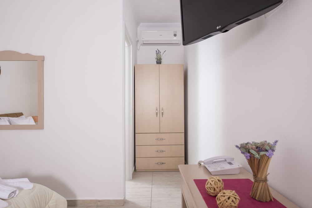 smaragdi hotel
