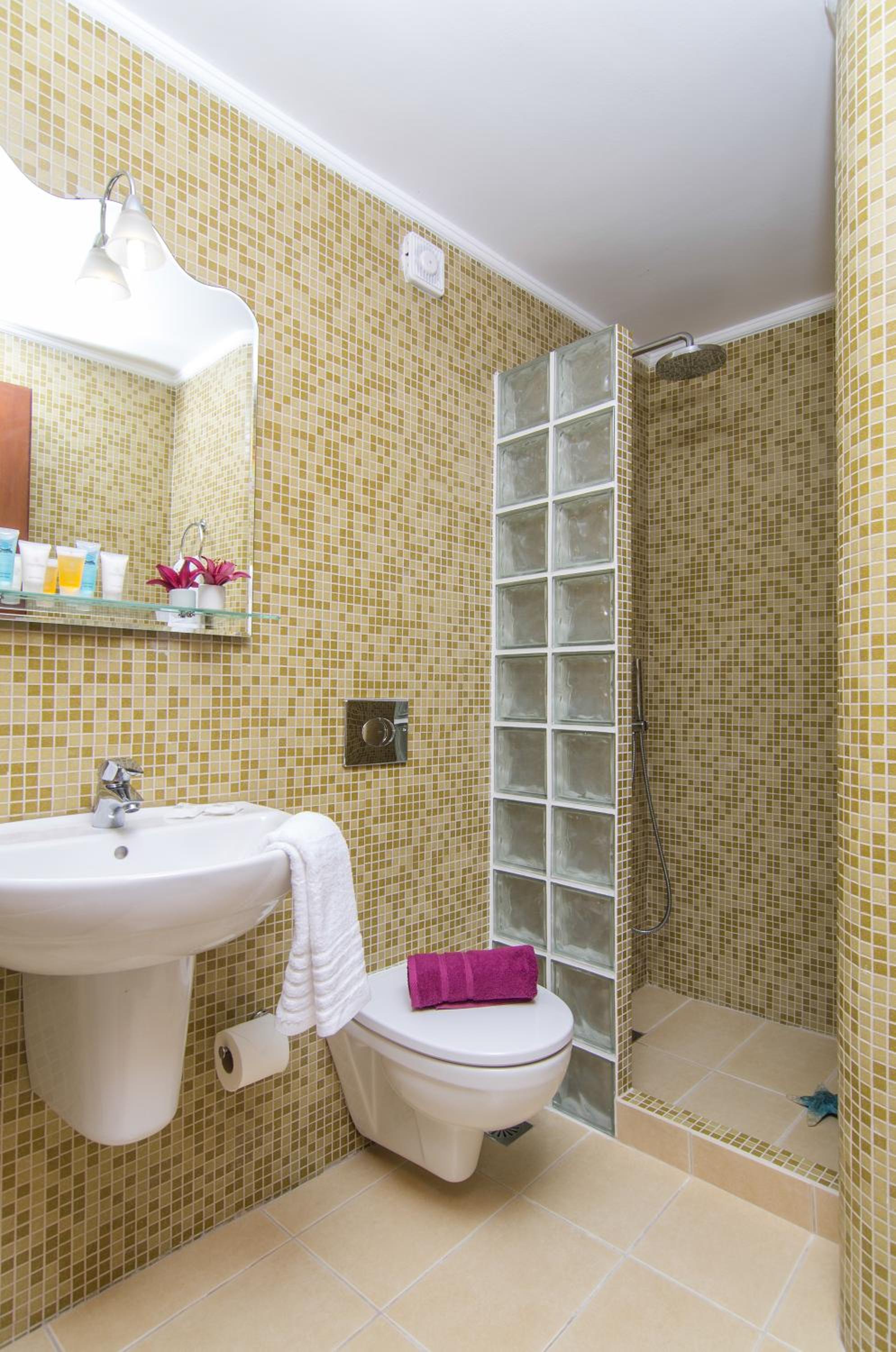 smaragdi hotel