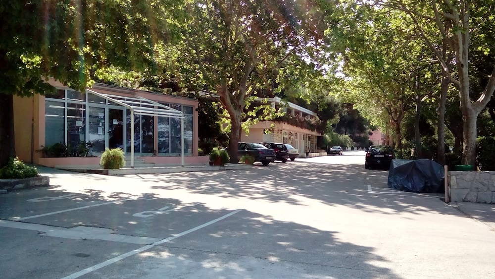 tourist settlement brzet
