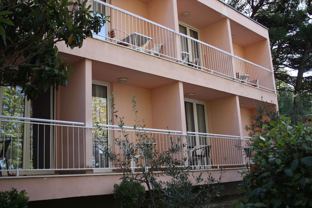 tourist settlement brzet