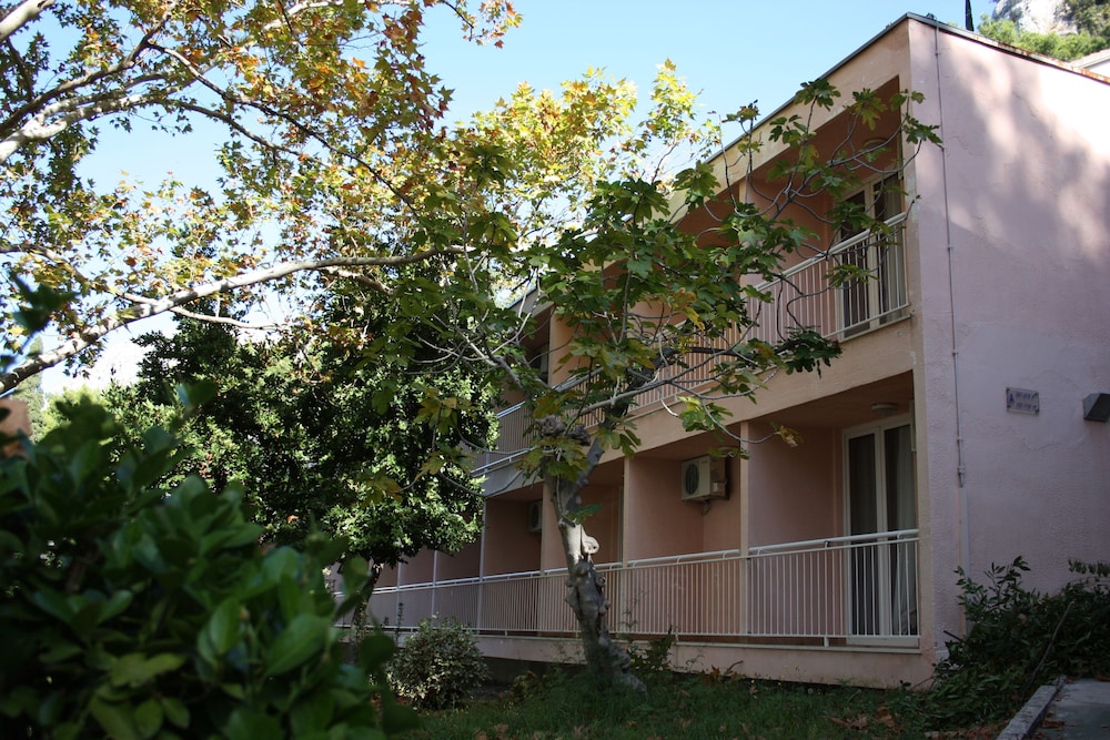 tourist settlement brzet