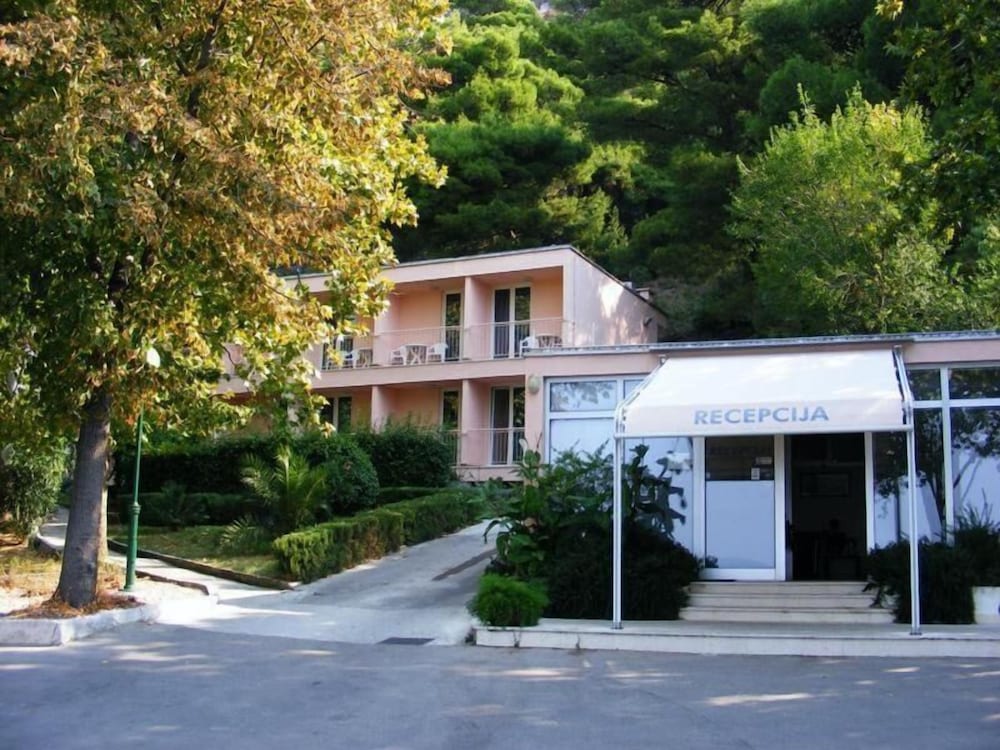 tourist settlement brzet
