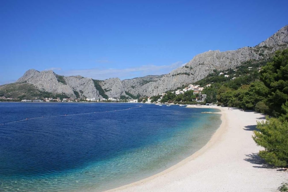 tourist settlement brzet