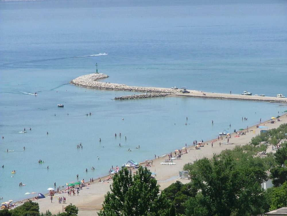 tourist settlement brzet