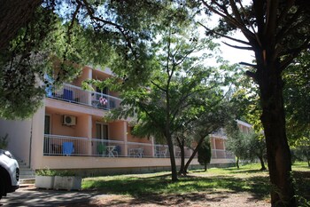 tourist settlement brzet