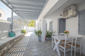 zacharakis studios
