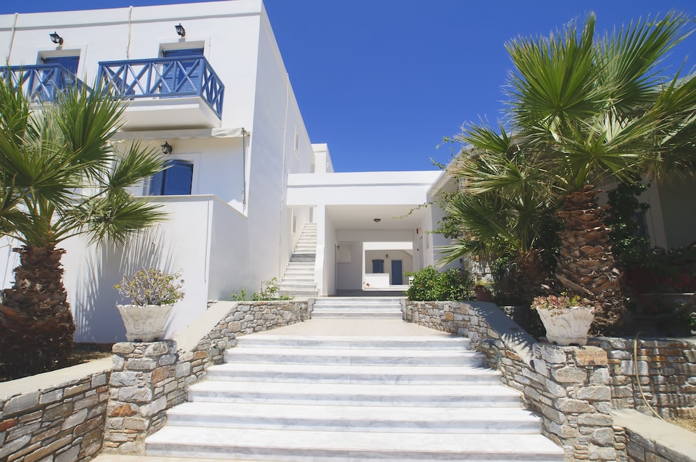 manos syros