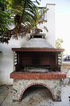 manos syros