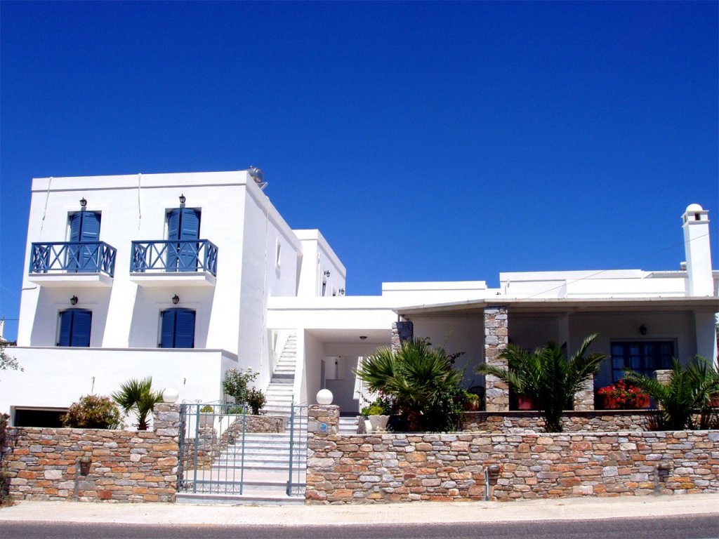 manos syros