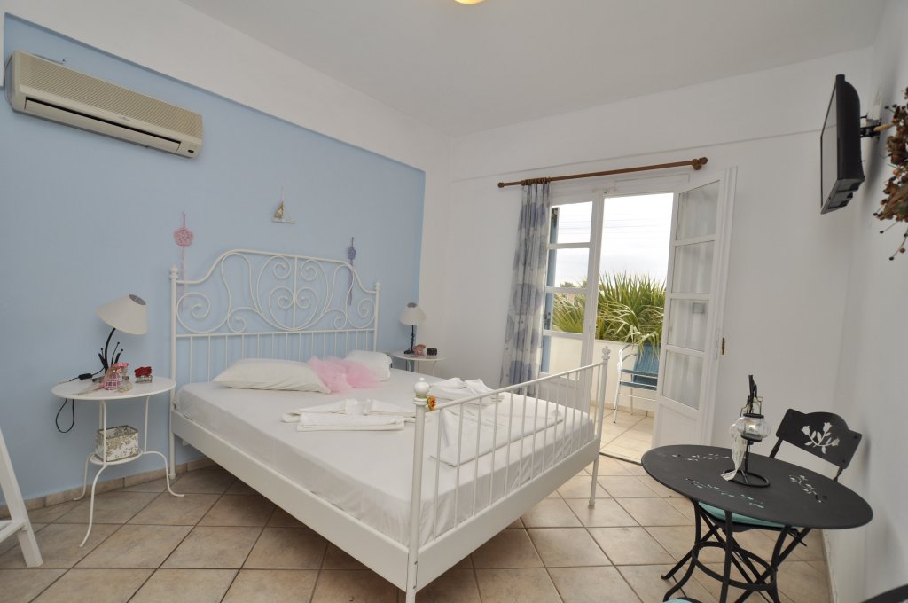 manos syros