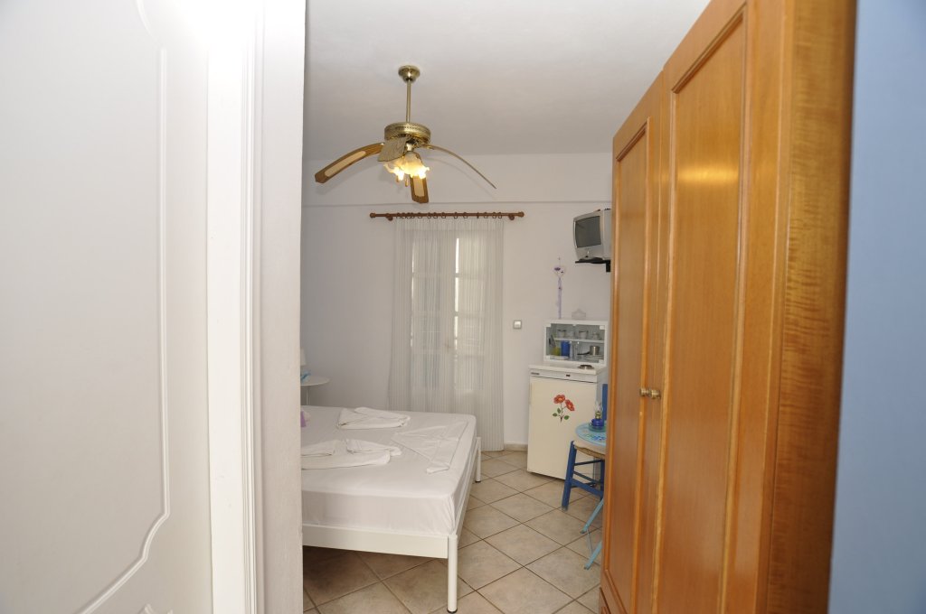 manos syros