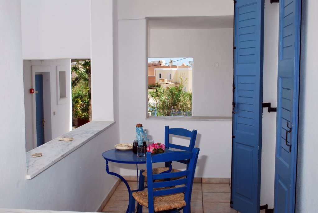 manos syros
