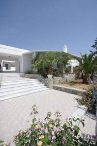 manos syros