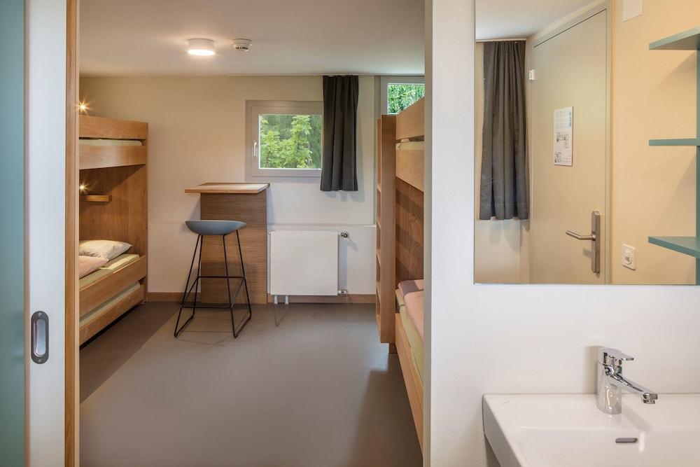 youth hostel crans montana