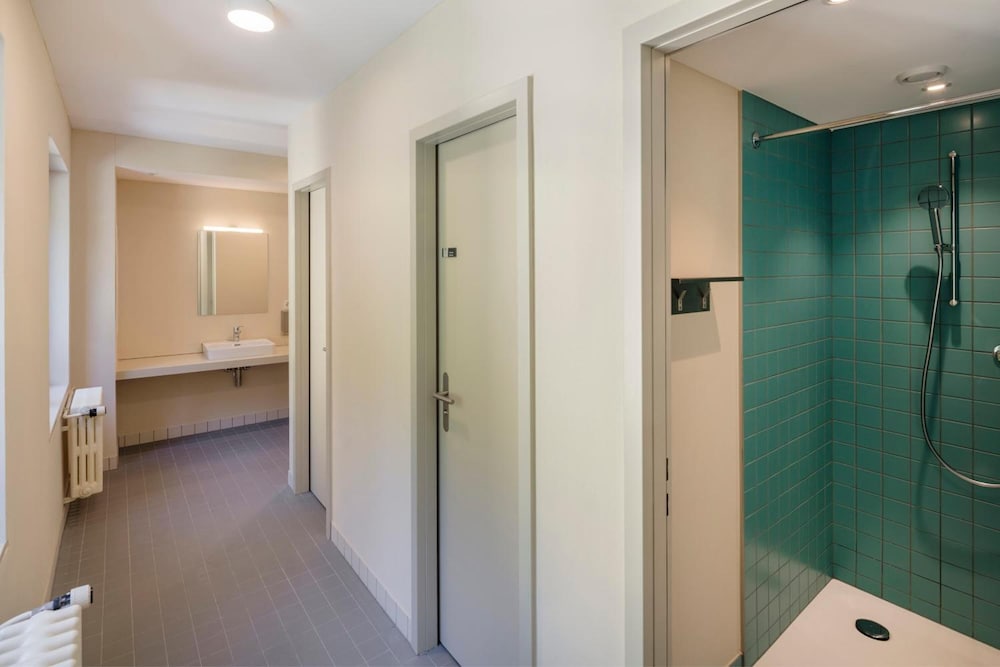 youth hostel crans montana
