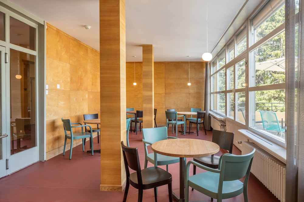 youth hostel crans montana