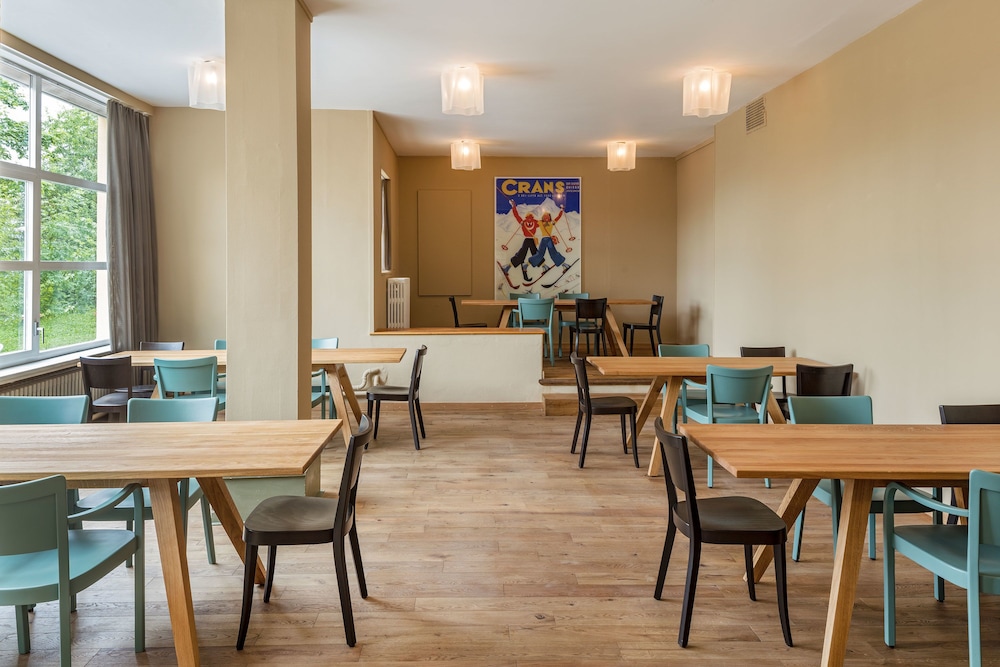 youth hostel crans montana