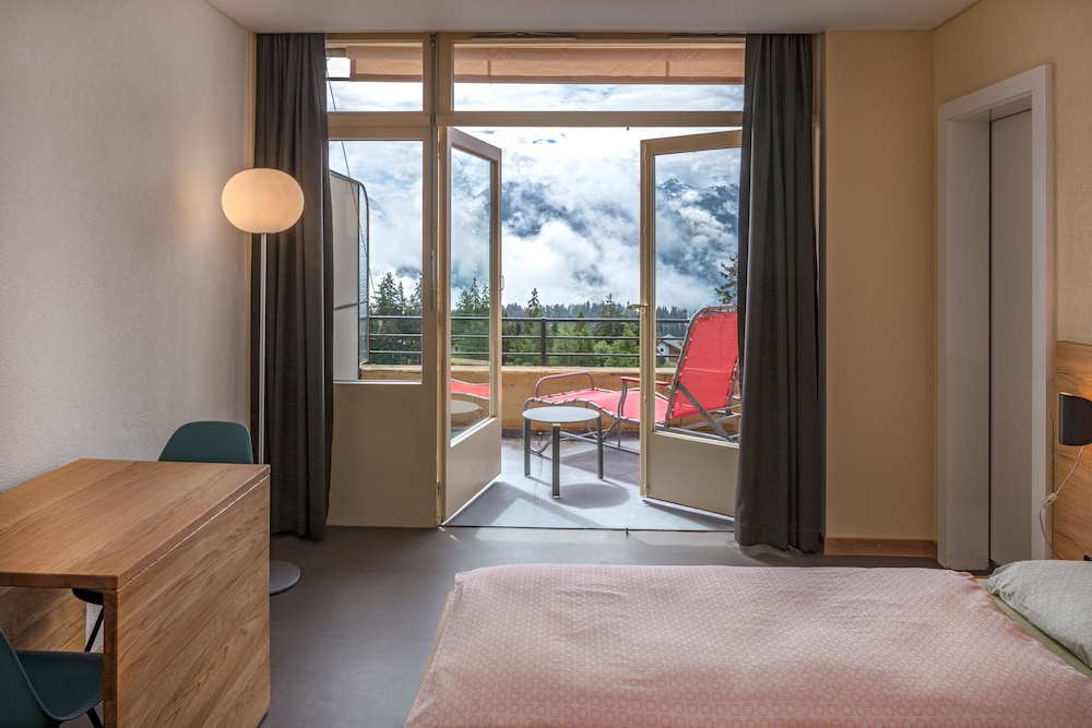 youth hostel crans montana