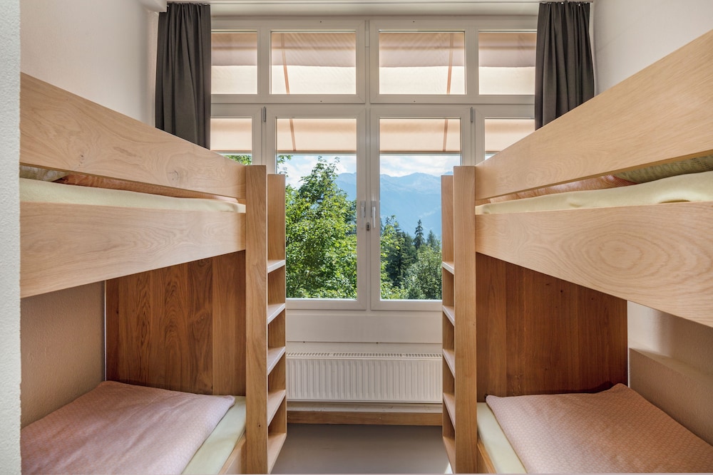 youth hostel crans montana