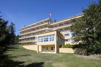 youth hostel crans montana
