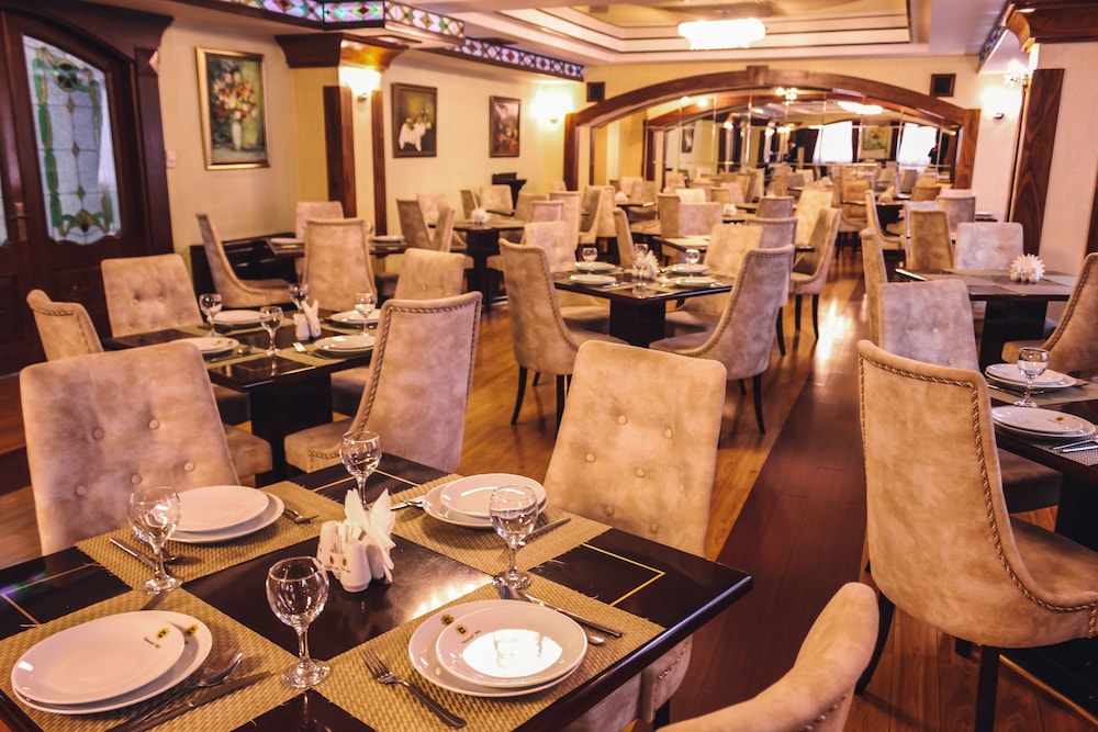ganjali plaza hotel