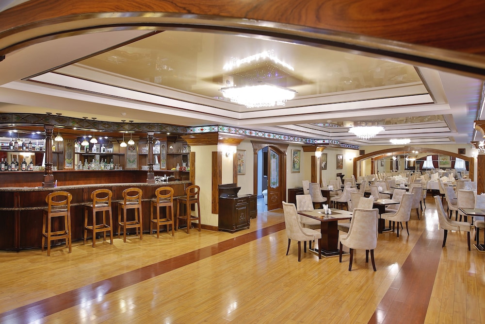 ganjali plaza hotel