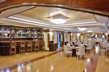 ganjali plaza hotel