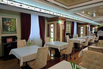 ganjali plaza hotel