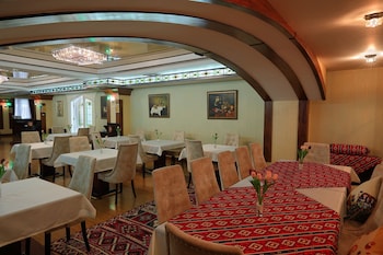 ganjali plaza hotel