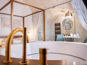dama bianca boutique hotel ostuni