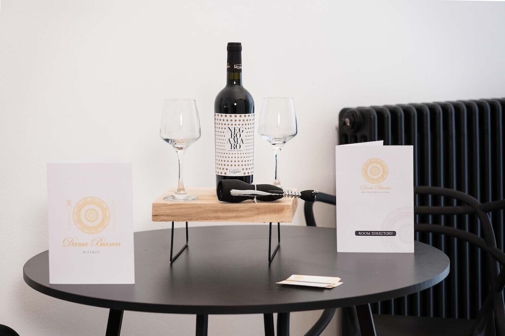 dama bianca boutique hotel ostuni