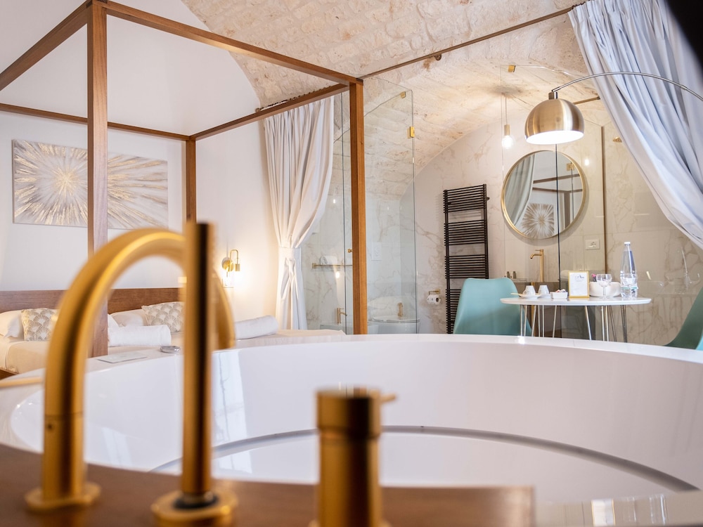 dama bianca boutique hotel ostuni