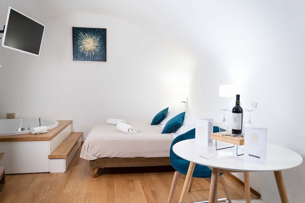 dama bianca boutique hotel ostuni