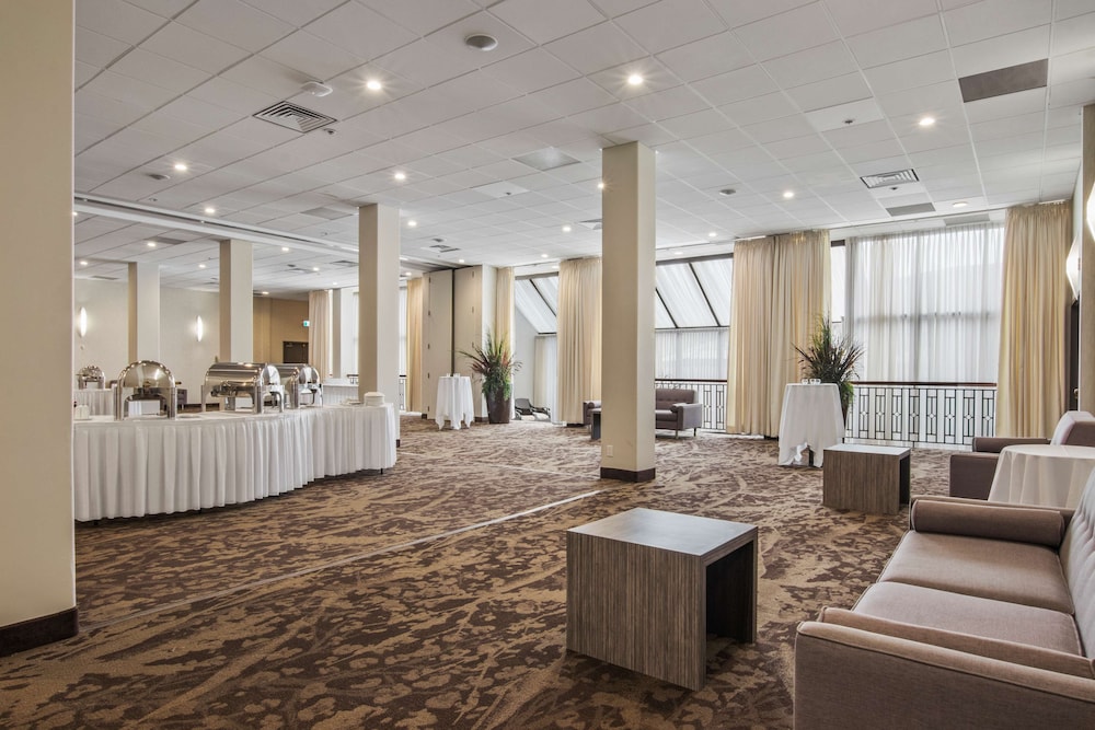best western premier calgary plaza hotel and conference centre
