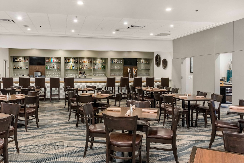 best western premier calgary plaza hotel and conference centre