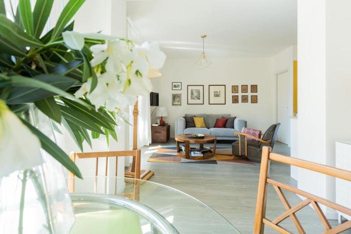 romantic pier by rent all como