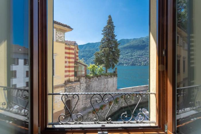 romantic pier by rent all como