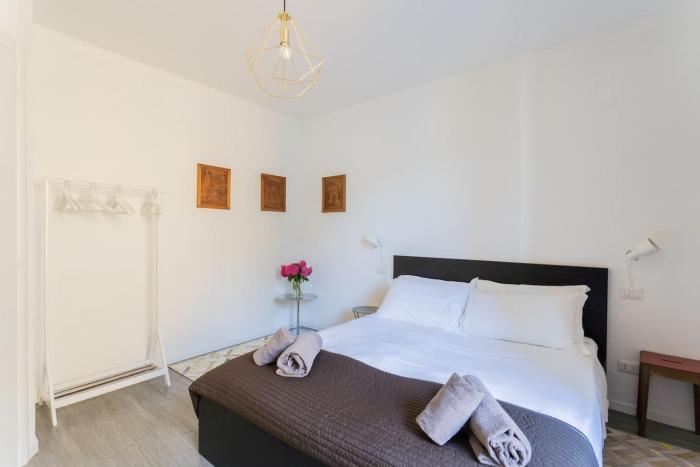romantic pier by rent all como