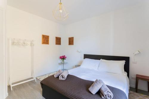 romantic pier by rent all como