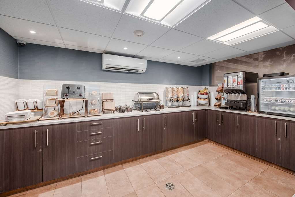 coast calgary downtown hotel and suites by apa