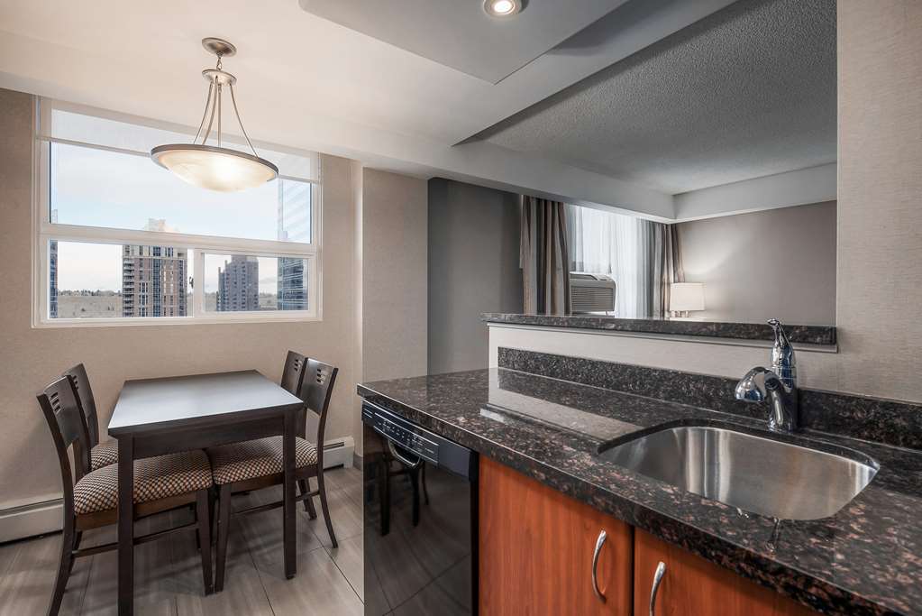 coast calgary downtown hotel and suites by apa