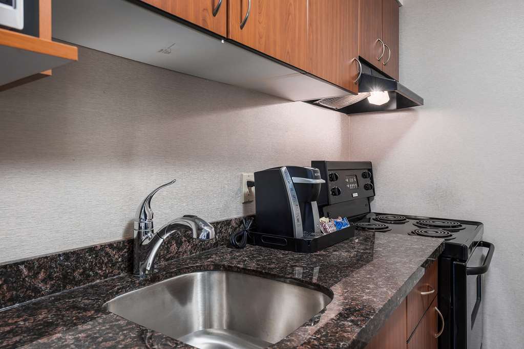 coast calgary downtown hotel and suites by apa