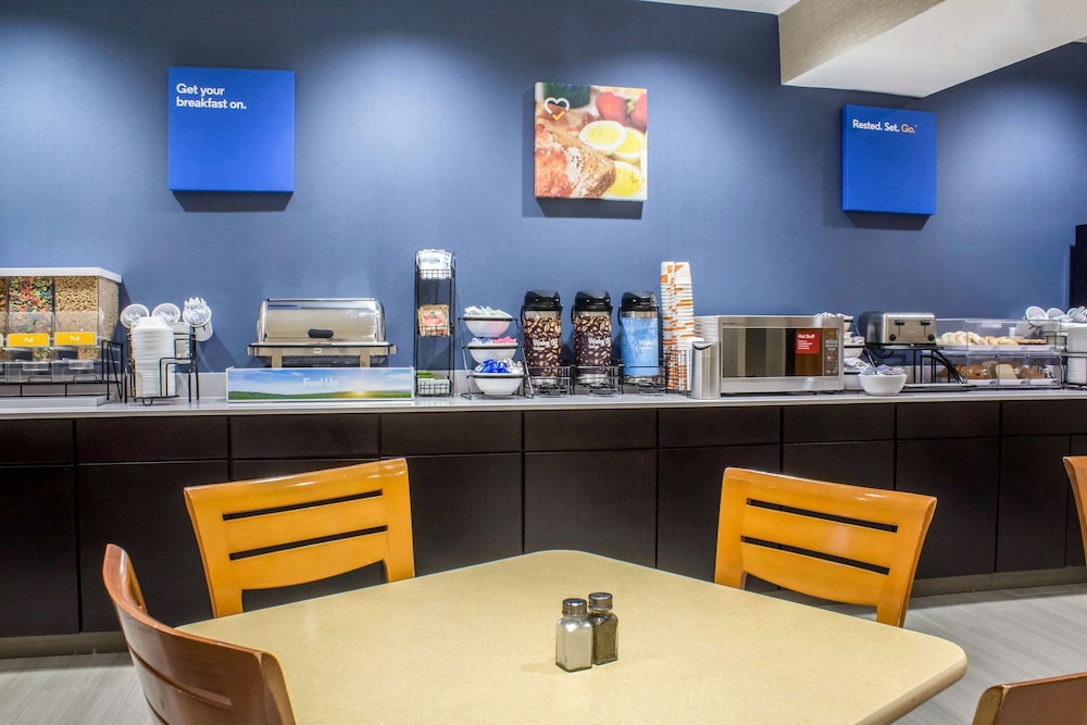 econo lodge ankeny des moines