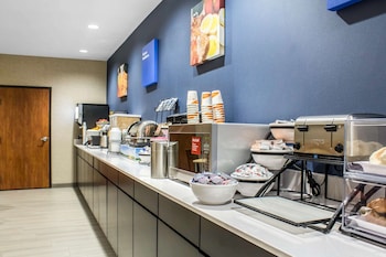 econo lodge ankeny des moines